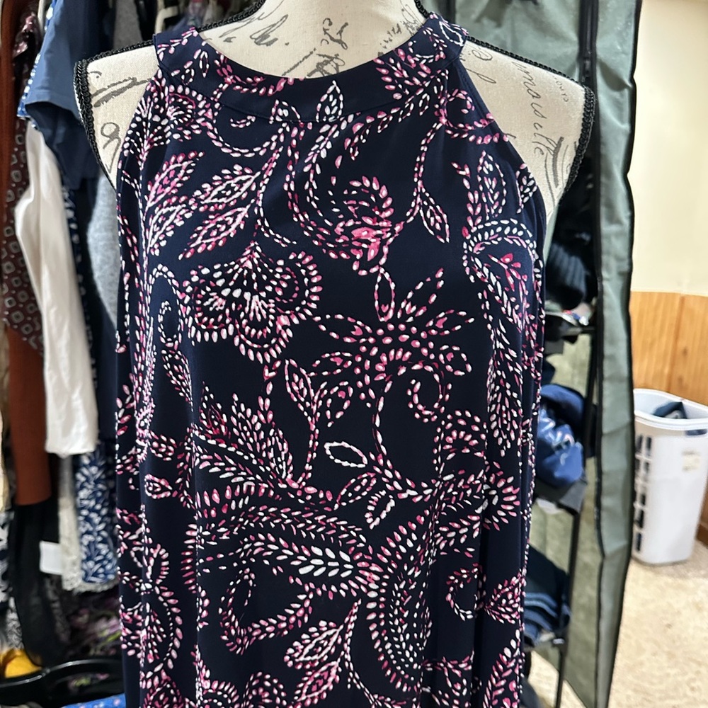 Women’s sleeveless top